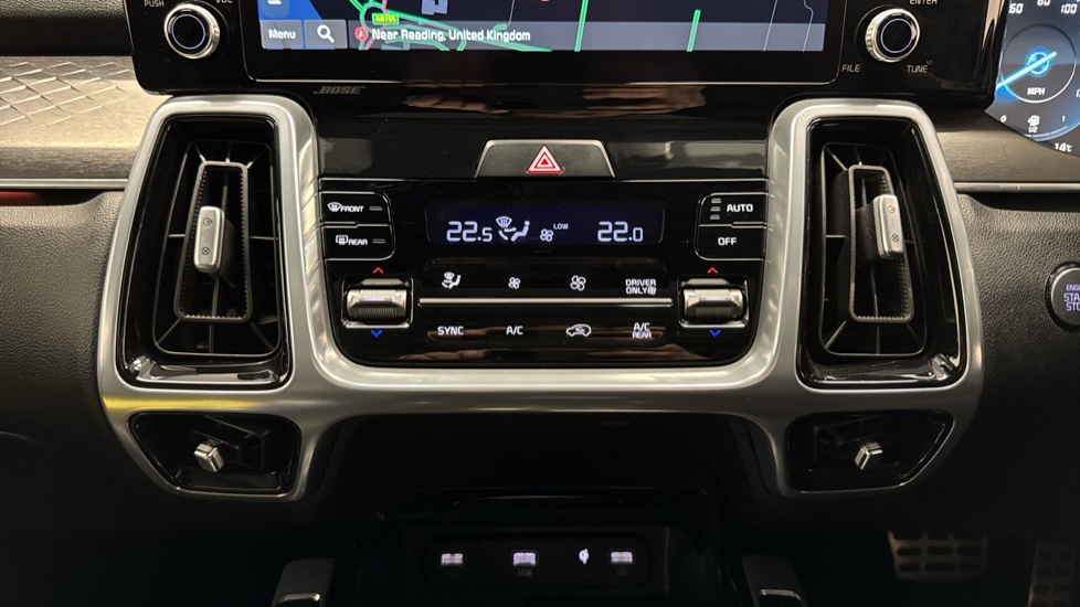 Kia Sorento 1.6 T-GDi HEV Edition 5dr Auto Hybrid Station Wagon - Image 35