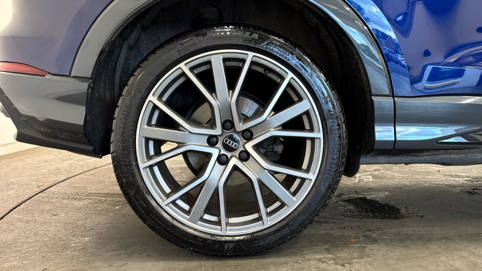 Audi Q3 35 TFSI Black Edition 5dr S Tronic [20Inch  Alloy] Petrol Estate - Image 7