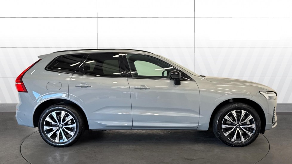 Volvo XC60 2.0 B5P Plus Dark 5dr AWD Geartronic Petrol Estate - Image 5