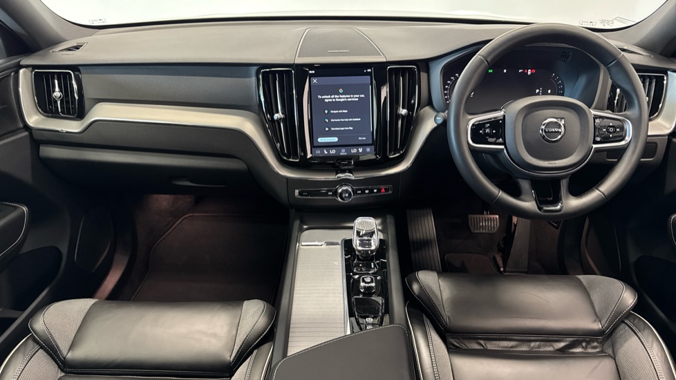 Volvo XC60 2.0 B5P Plus Dark 5dr AWD Geartronic Petrol Estate - Image 10