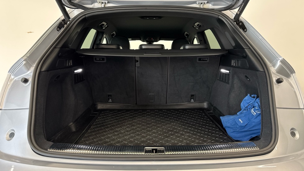 Audi Q5 40 TDI Quattro Edition 1 5dr S Tronic Diesel Estate - Image 4