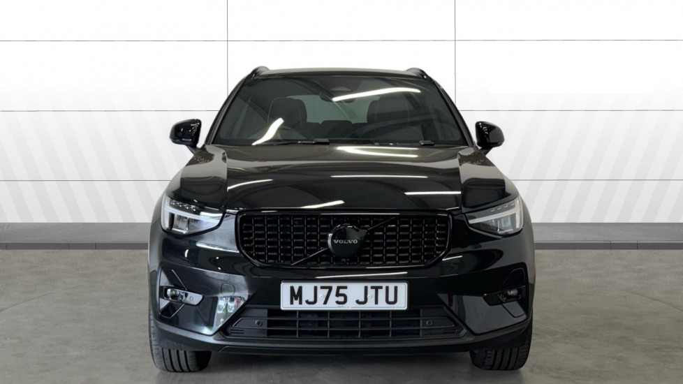 Volvo XC40 2.0 B3P Plus Black Edition 5dr Auto Petrol Estate - Image 3
