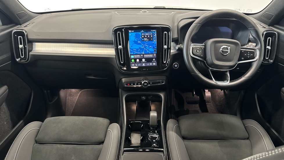 Volvo XC40 2.0 B3P Plus Black Edition 5dr Auto Petrol Estate - Image 10