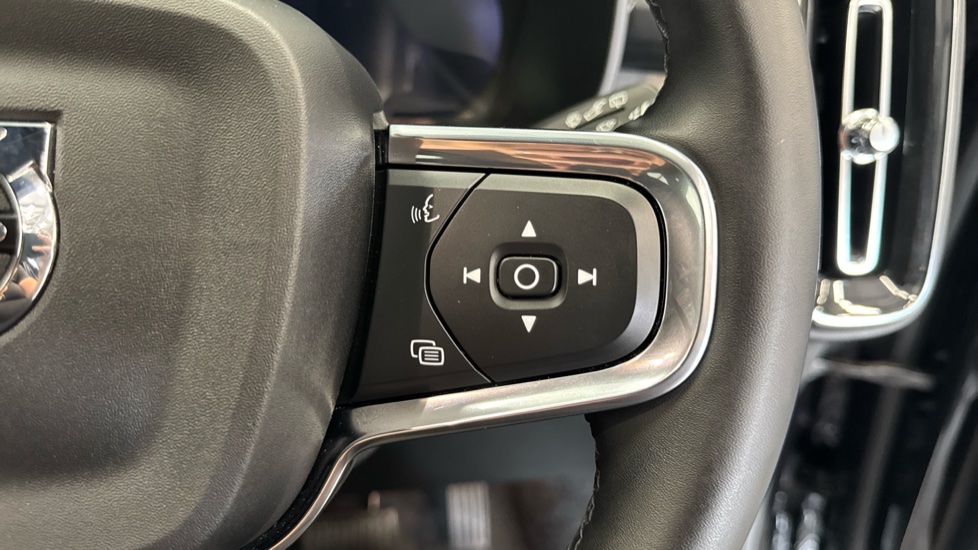 Volvo XC40 2.0 B3P Plus Black Edition 5dr Auto Petrol Estate - Image 29