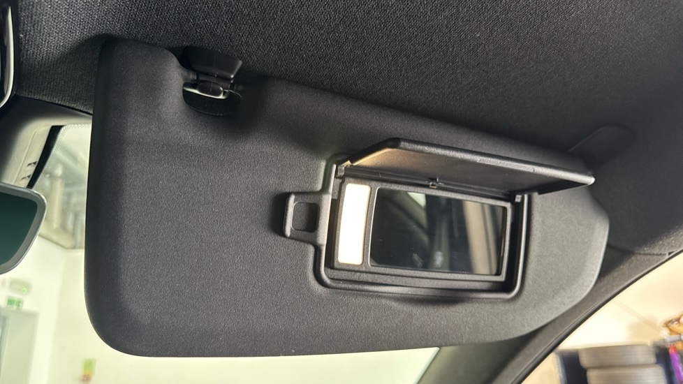Volvo XC40 2.0 B3P Plus Black Edition 5dr Auto Petrol Estate - Image 39