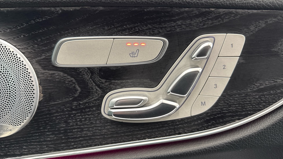 Mercedes-Benz E-Class E220d AMG Line 2dr 9G-Tronic Diesel Coupe - Image 22