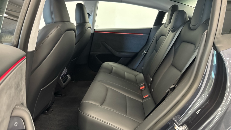 Tesla Model 3 Long Range AWD 85kWh 4dr Auto Electric Saloon - Image 16