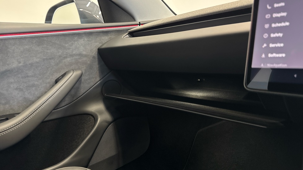 Tesla Model 3 Long Range AWD 85kWh 4dr Auto Electric Saloon - Image 19
