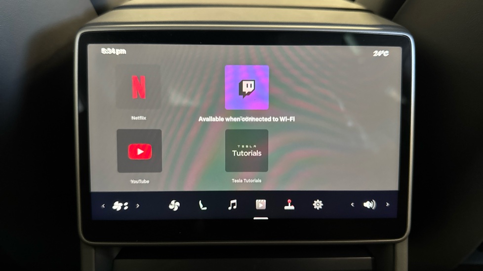 Tesla Model 3 Long Range AWD 85kWh 4dr Auto Electric Saloon - Image 23