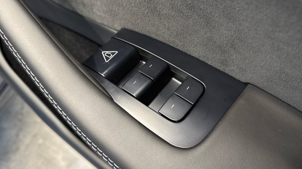 Tesla Model 3 Long Range AWD 85kWh 4dr Auto Electric Saloon - Image 25