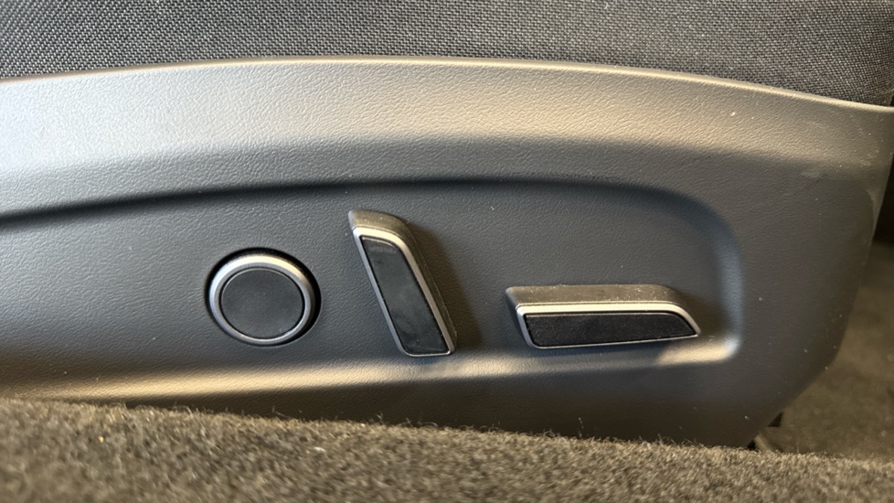 Tesla Model 3 Long Range AWD 85kWh 4dr Auto Electric Saloon - Image 27