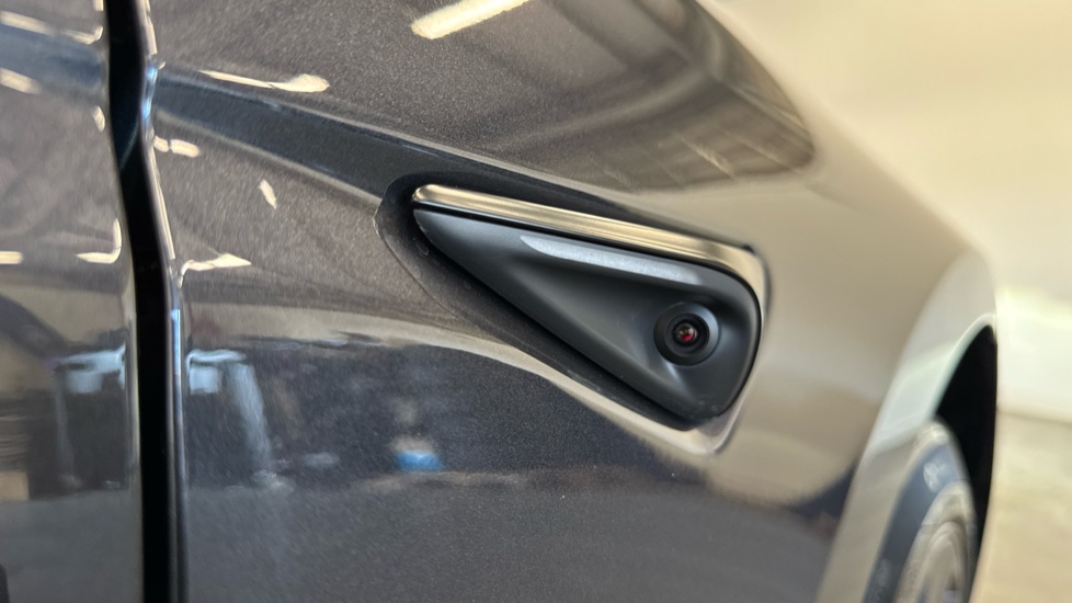 Tesla Model 3 Long Range AWD 85kWh 4dr Auto Electric Saloon - Image 42