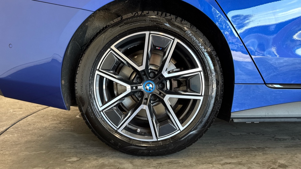 BMW i4 250kW eDrive40 M Sport 83.9kWh 5dr Auto Electric Hatchback - Image 7
