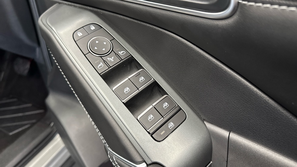 Nissan Qashqai 1.5 E-Power Tekna 5dr Auto Hybrid Hatchback - Image 26