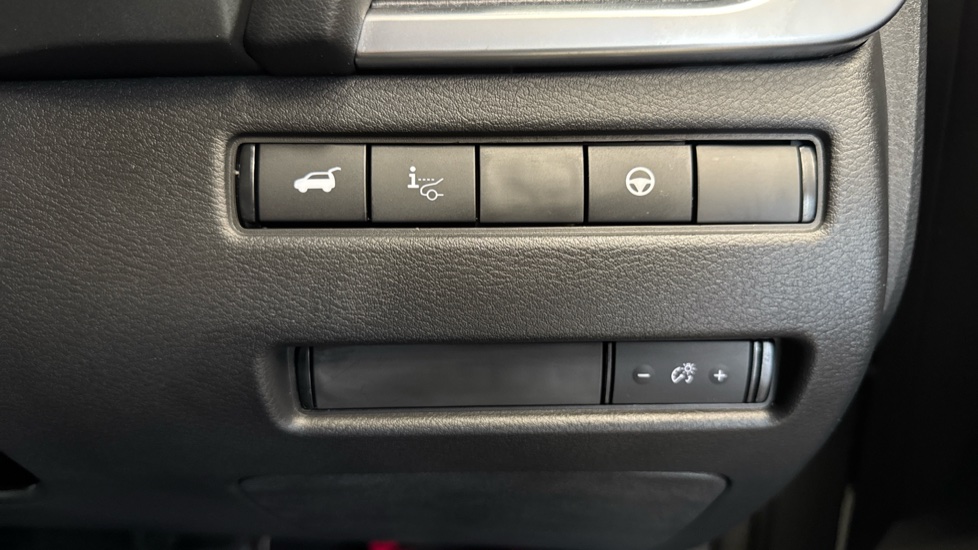 Nissan Qashqai 1.5 E-Power Tekna 5dr Auto Hybrid Hatchback - Image 29