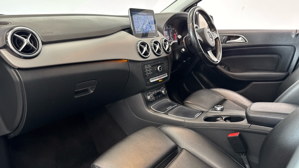 Mercedes-Benz B-Class B180d Sport Executive 5dr Auto Diesel Hatchback - Image 9