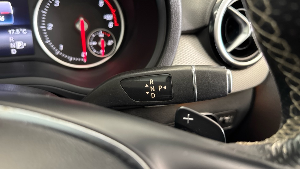 Mercedes-Benz B-Class B180d Sport Executive 5dr Auto Diesel Hatchback - Image 13