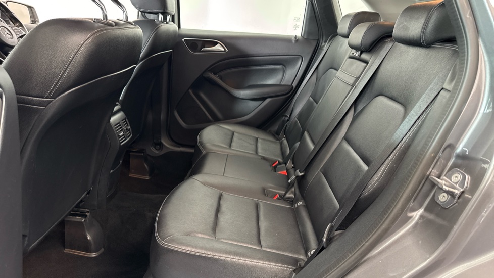 Mercedes-Benz B-Class B180d Sport Executive 5dr Auto Diesel Hatchback - Image 16