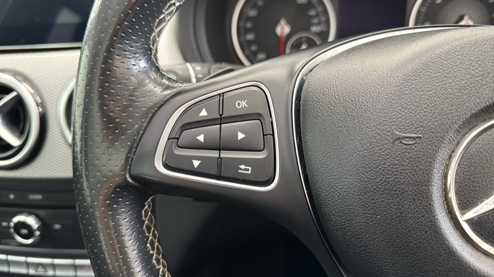 Mercedes-Benz B-Class B180d Sport Executive 5dr Auto Diesel Hatchback - Image 27