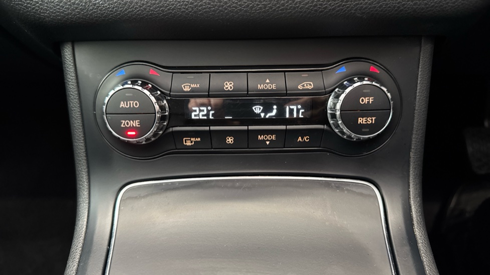 Mercedes-Benz B-Class B180d Sport Executive 5dr Auto Diesel Hatchback - Image 32
