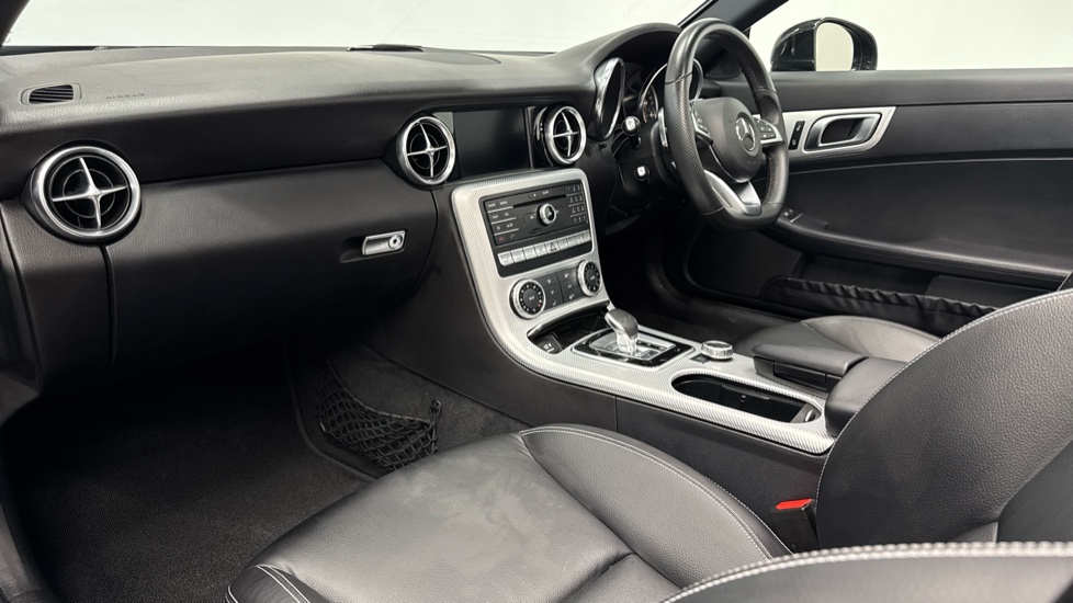 Mercedes-Benz SLC 300 AMG Line 2dr 9G-Tronic Petrol Roadster - Image 9