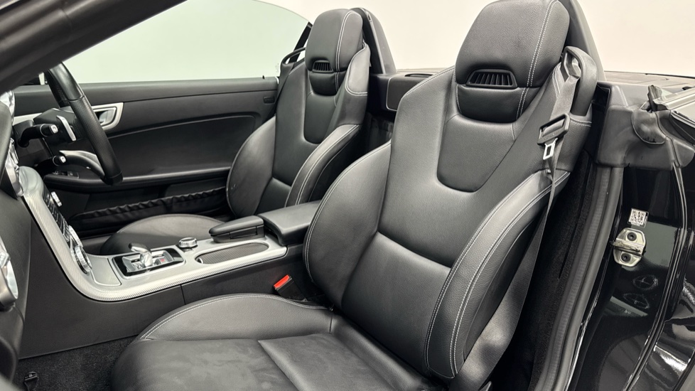 Mercedes-Benz SLC 300 AMG Line 2dr 9G-Tronic Petrol Roadster - Image 15