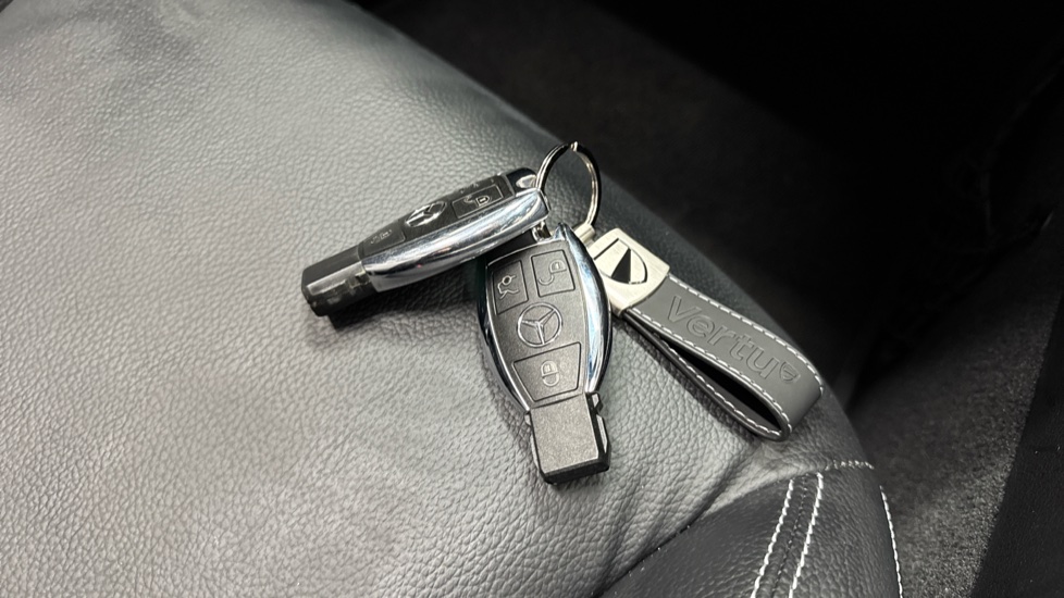 Mercedes-Benz SLC 300 AMG Line 2dr 9G-Tronic Petrol Roadster - Image 20