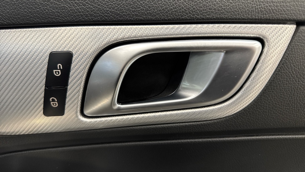 Mercedes-Benz SLC 300 AMG Line 2dr 9G-Tronic Petrol Roadster - Image 21