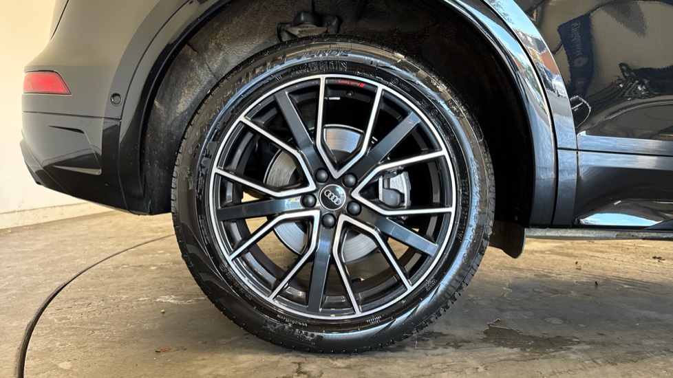 Audi Q5 40 TDI Quattro Black Ed 5dr S Tronic [Tech Pack] Diesel Estate - Image 7