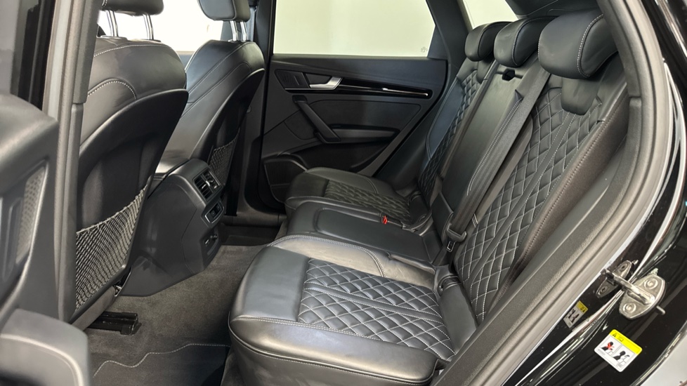 Audi Q5 40 TDI Quattro Black Ed 5dr S Tronic [Tech Pack] Diesel Estate - Image 16