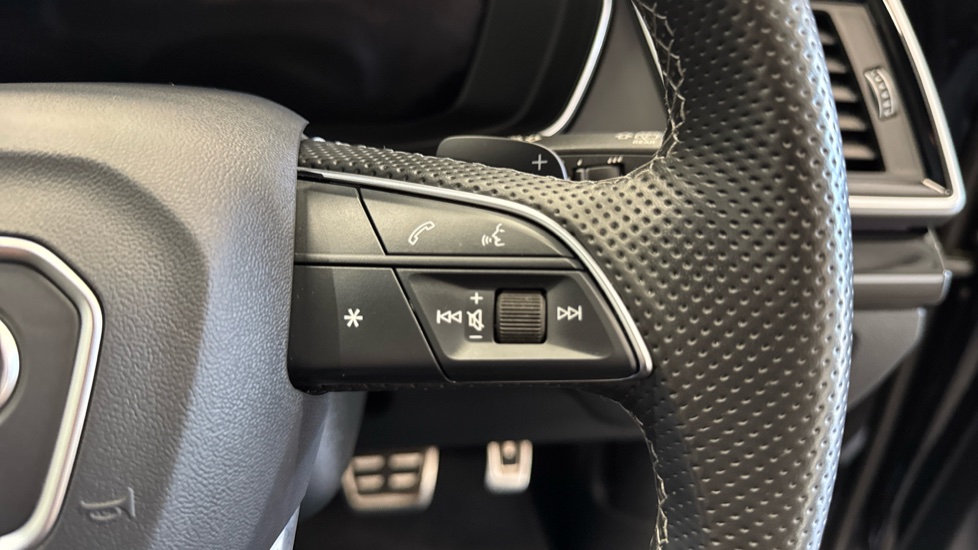 Audi Q5 40 TDI Quattro Black Ed 5dr S Tronic [Tech Pack] Diesel Estate - Image 30