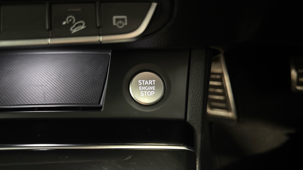 Audi Q5 40 TDI Quattro Black Ed 5dr S Tronic [Tech Pack] Diesel Estate - Image 35