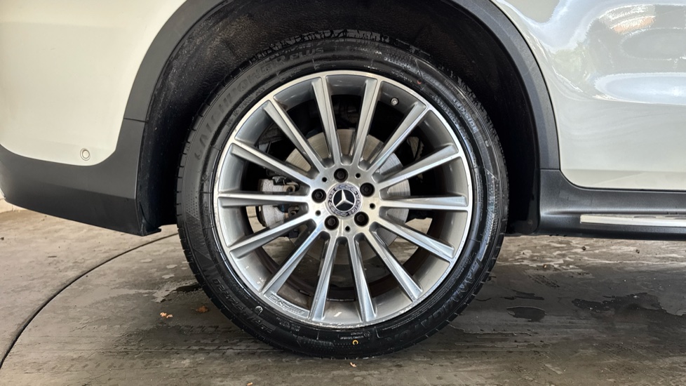 Mercedes-Benz GLC 250d 4Matic AMG Line Premium 5dr 9G-Tronic Diesel Estate - Image 7