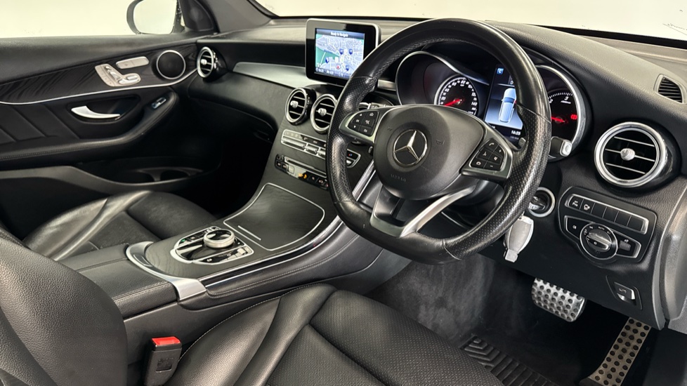 Mercedes-Benz GLC 250d 4Matic AMG Line Premium 5dr 9G-Tronic Diesel Estate - Image 11