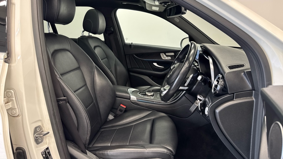 Mercedes-Benz GLC 250d 4Matic AMG Line Premium 5dr 9G-Tronic Diesel Estate - Image 25