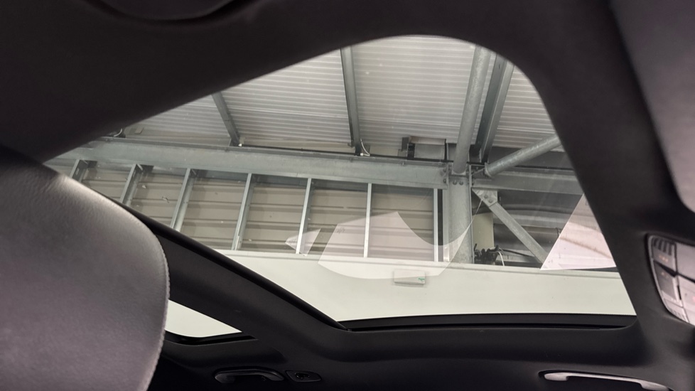 Mercedes-Benz GLC 250d 4Matic AMG Line Premium 5dr 9G-Tronic Diesel Estate - Image 26