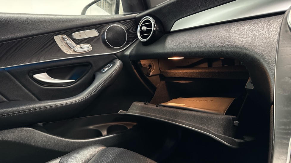 Mercedes-Benz GLC 250d 4Matic AMG Line Premium 5dr 9G-Tronic Diesel Estate - Image 35