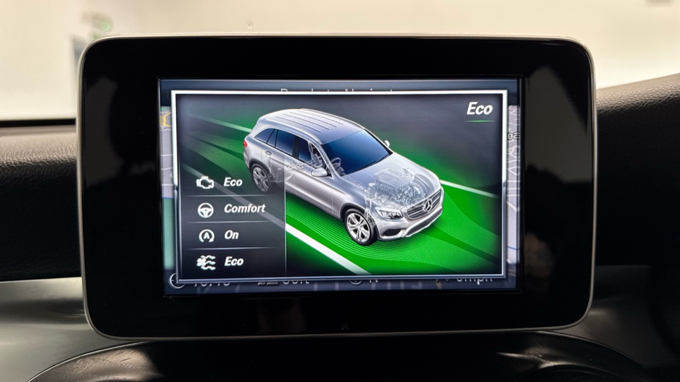 Mercedes-Benz GLC 250d 4Matic AMG Line Premium 5dr 9G-Tronic Diesel Estate - Image 39