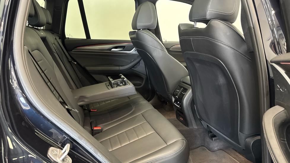 BMW X3 xDrive20i MHT M Sport 5dr Step Auto Petrol Estate - Image 23