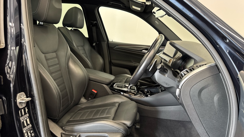 BMW X3 xDrive20i MHT M Sport 5dr Step Auto Petrol Estate - Image 29