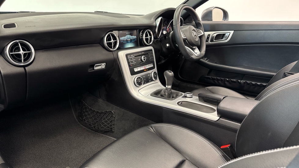 Mercedes-Benz SLC 180 AMG Line 2dr Petrol Roadster - Image 9