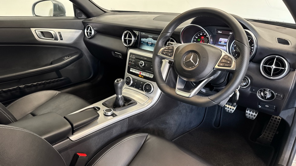 Mercedes-Benz SLC 180 AMG Line 2dr Petrol Roadster - Image 11