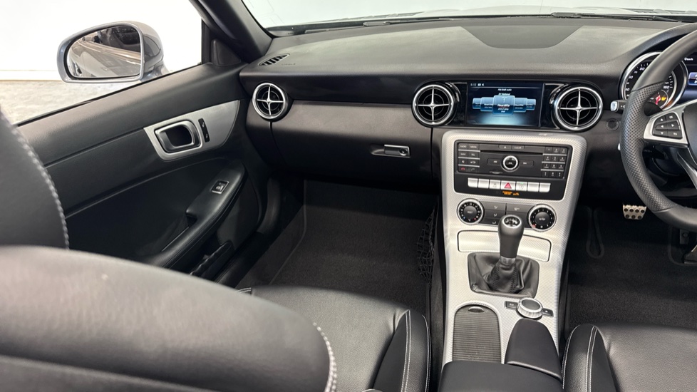 Mercedes-Benz SLC 180 AMG Line 2dr Petrol Roadster - Image 14