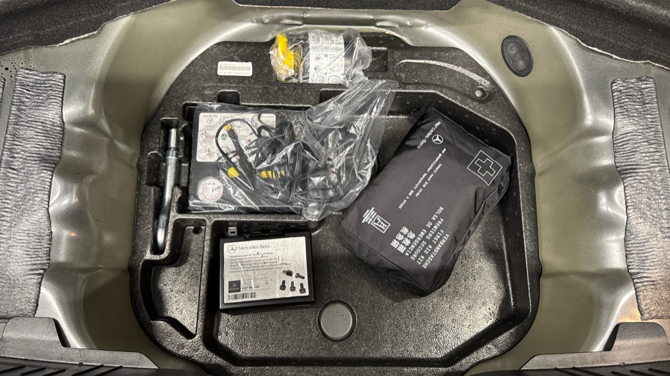 Mercedes-Benz SLC 180 AMG Line 2dr Petrol Roadster - Image 21