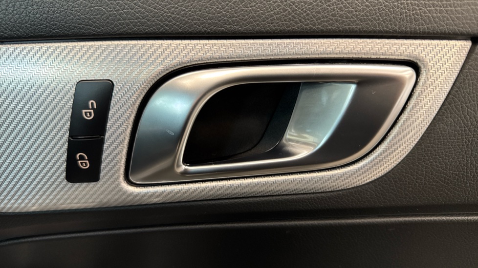 Mercedes-Benz SLC 180 AMG Line 2dr Petrol Roadster - Image 22