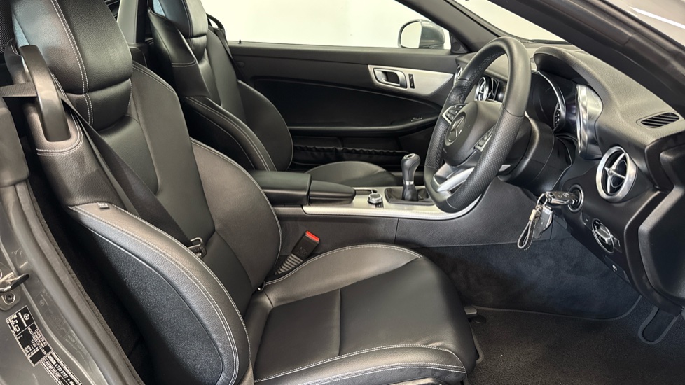 Mercedes-Benz SLC 180 AMG Line 2dr Petrol Roadster - Image 24