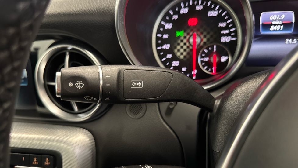 Mercedes-Benz SLC 180 AMG Line 2dr Petrol Roadster - Image 28