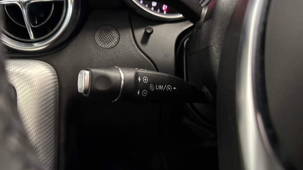 Mercedes-Benz SLC 180 AMG Line 2dr Petrol Roadster - Image 29
