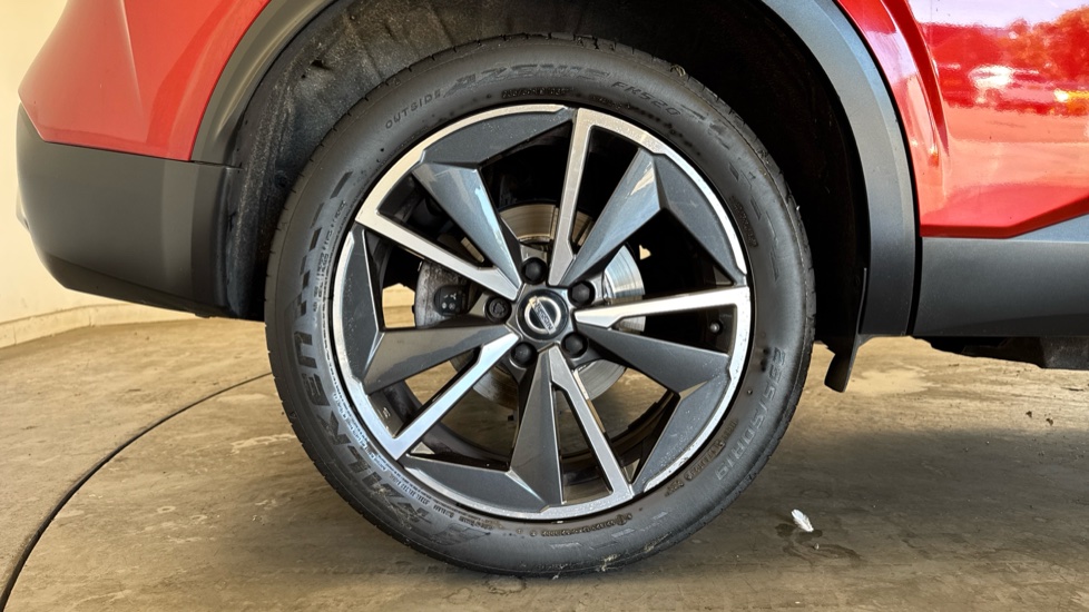 Nissan Qashqai 1.3 DiG-T MH Tekna 5dr Petrol Hatchback - Image 7