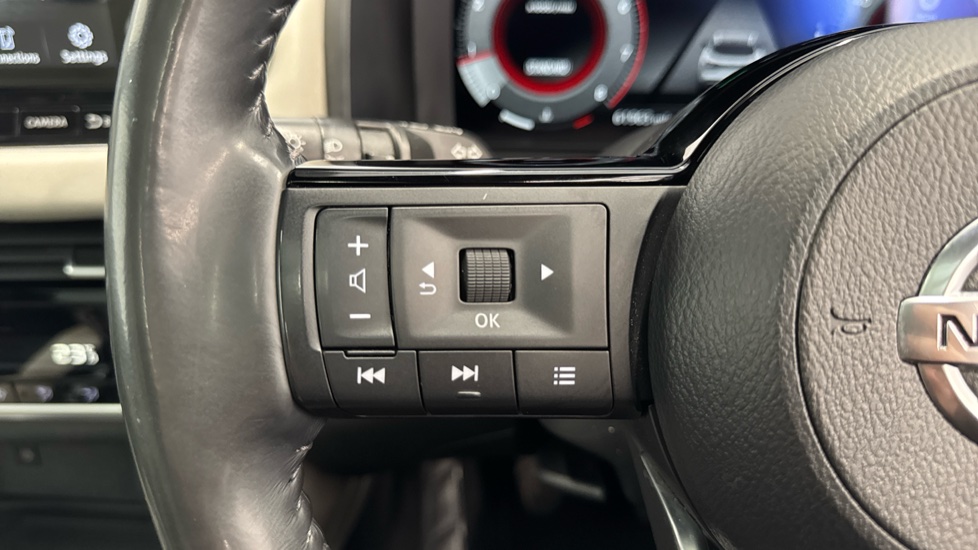 Nissan Qashqai 1.3 DiG-T MH Tekna 5dr Petrol Hatchback - Image 29
